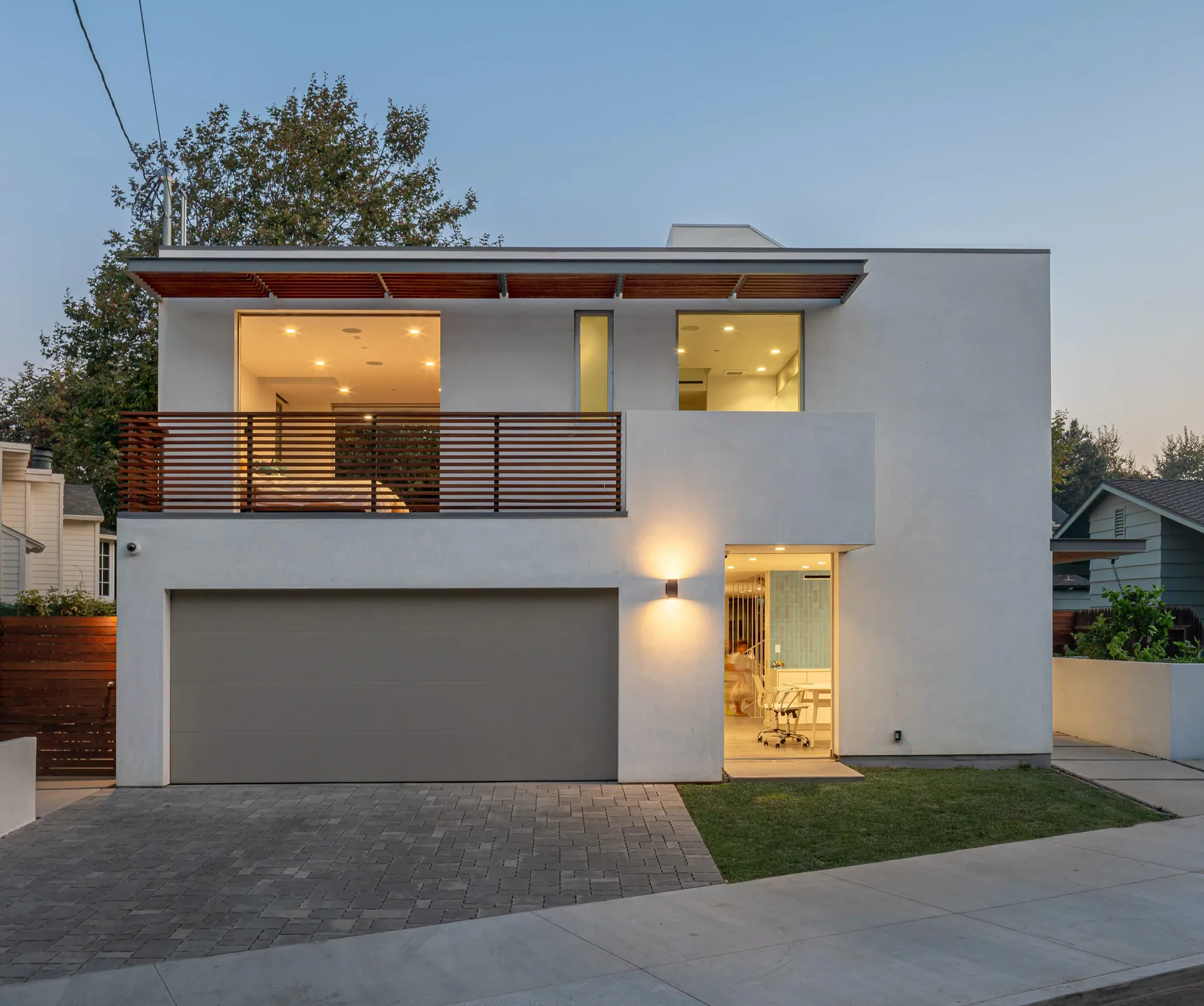 Entrada Drive Residence