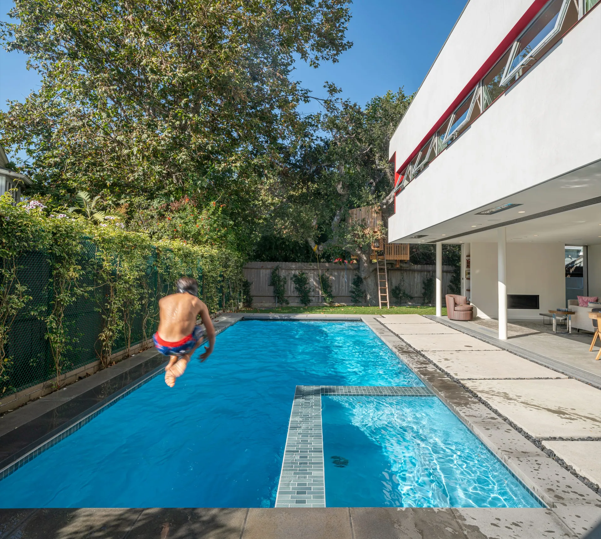 Entrada Drive Residence