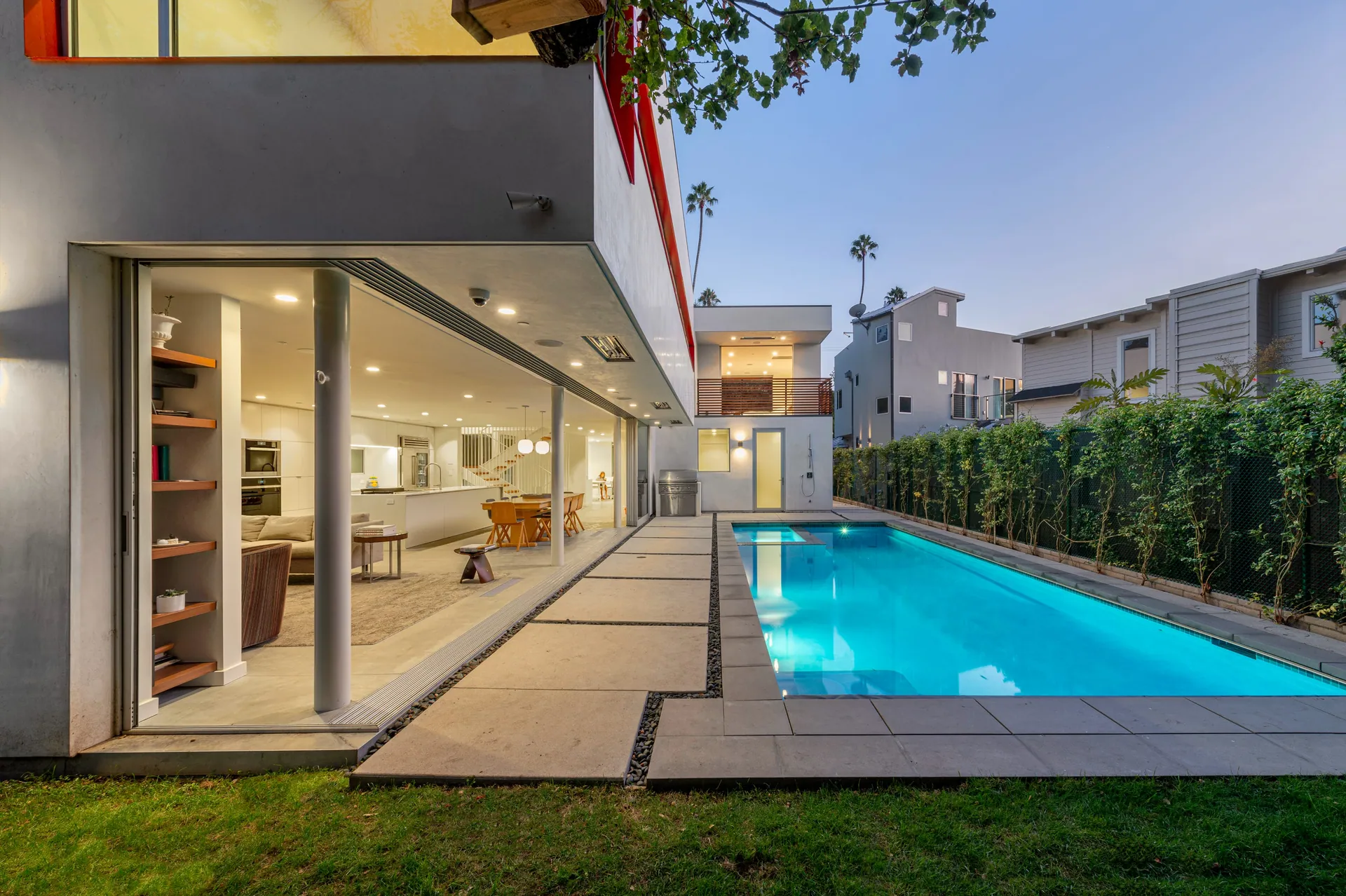 Entrada Drive Residence
