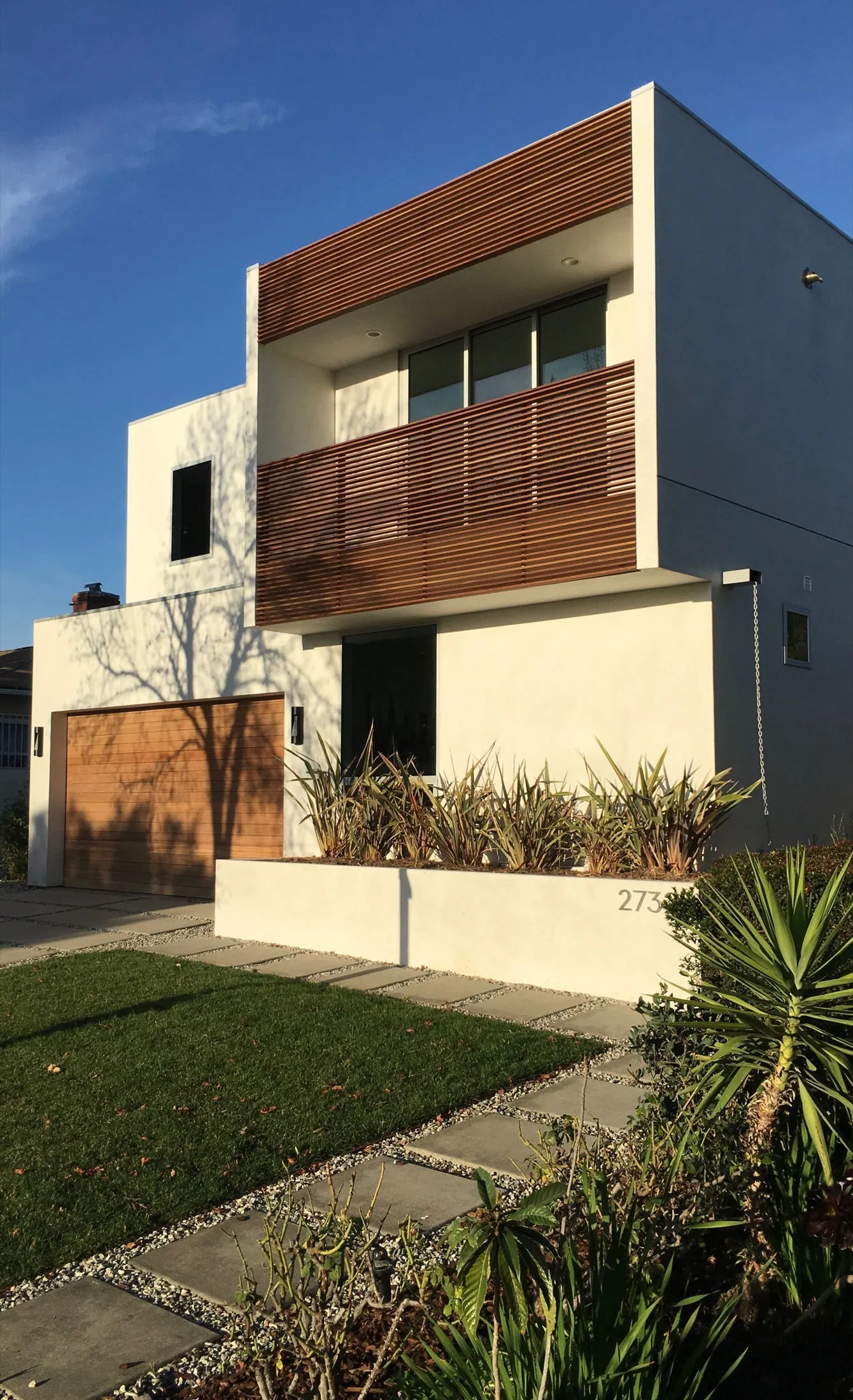 Kelton Avenue Residence